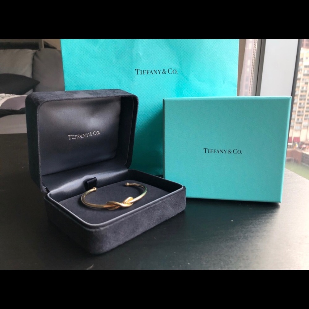 (Last one) TIFFANY 18K Gold Infinity Cuff - Picture 2 of 8